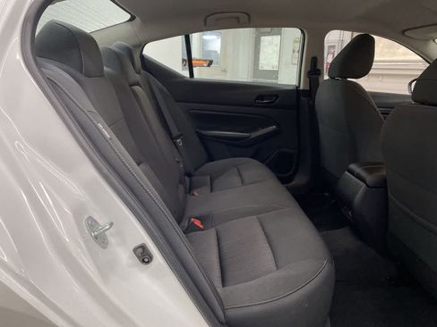 Used 2025 Nissan Altima 2.5 SV FWD image 17