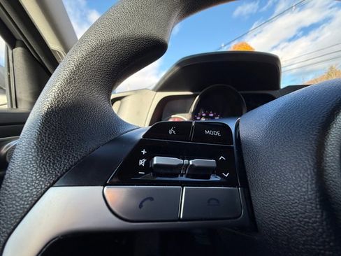 Certified 2023 Hyundai Elantra SEL image 17