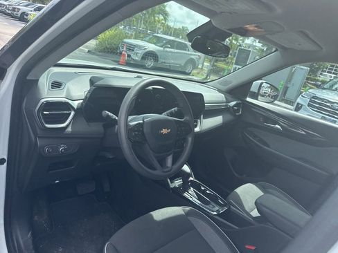 Used 2024 Chevrolet TrailBlazer LT image 14