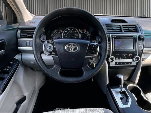 Used 2014 Toyota Camry LE FWD image 6