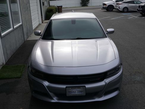 Used 2016 Dodge Charger SXT image 5