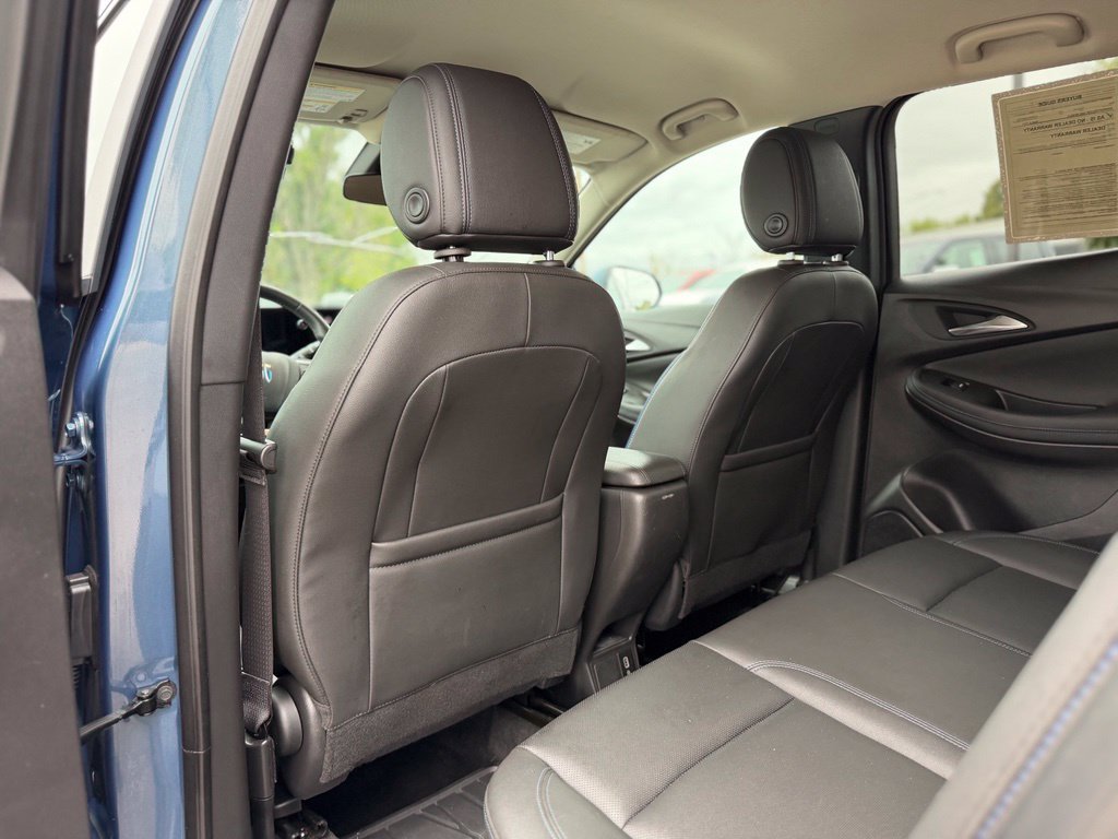 Used 2025 Buick Encore GX Sport Touring FWD image 15