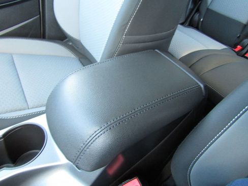 Used 2017 Ford C-MAX SE image 17