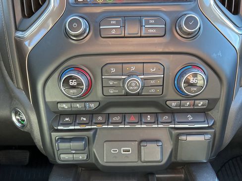 Used 2020 Chevrolet Silverado 1500 High Country w/ Technology Package AWD/4WD image 37