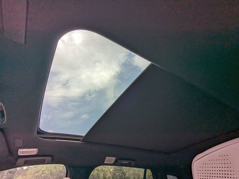 New 2026 Cadillac Vistiq Luxury w/ LPO, Floor Liner Package image 25