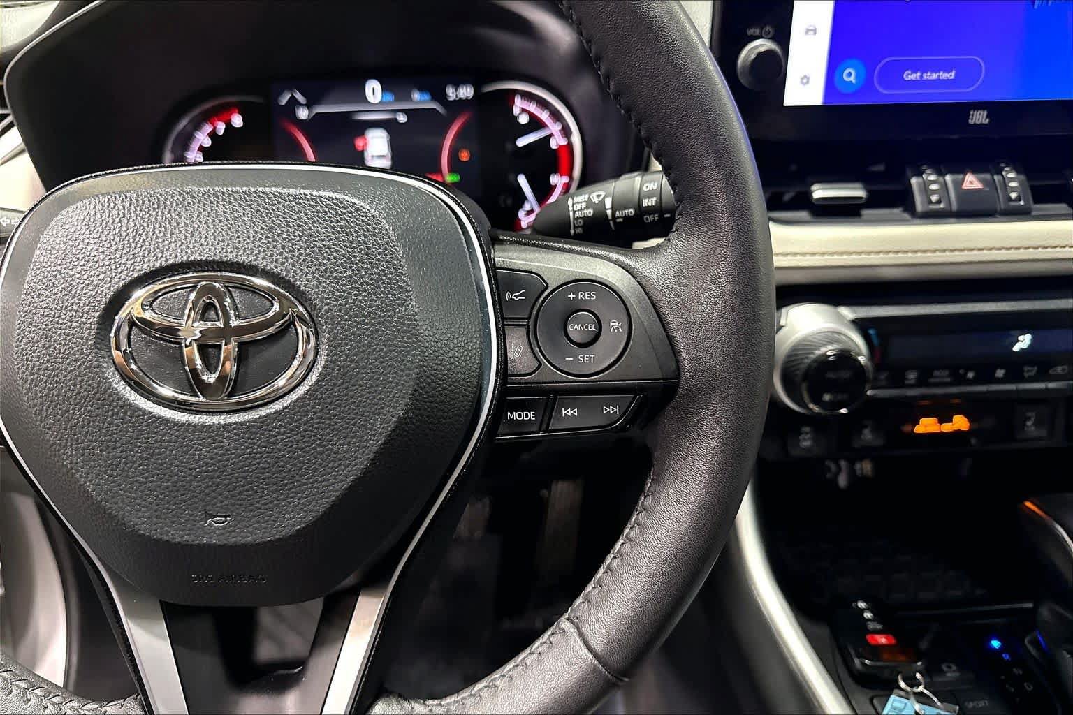 Used 2023 Toyota RAV4 XLE Premium AWD/4WD image 25