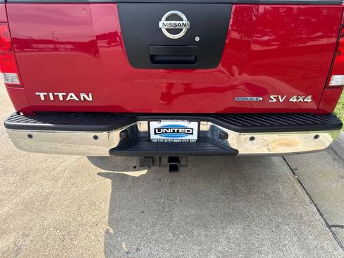 Used 2012 Nissan Titan SV w/ SV Value Truck Pkg AWD/4WD image 7