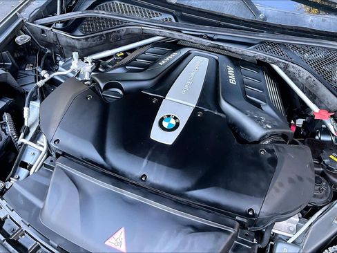 Used 2017 BMW X5 xDrive50i image 31