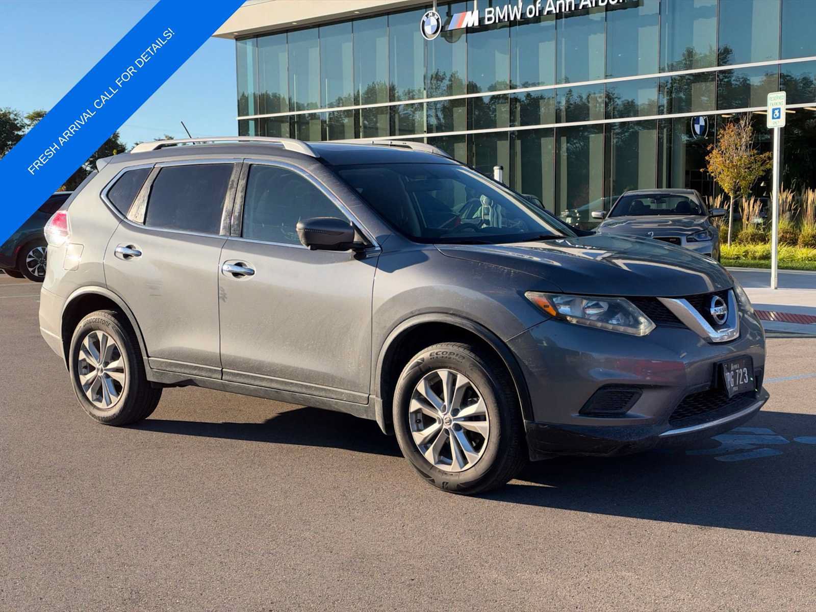 Used 2016 Nissan Rogue SV w/ SV Premium Package AWD/4WD image 1