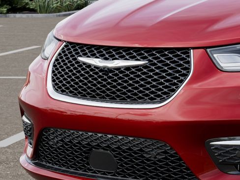 New 2026 Chrysler Pacifica Select image 13