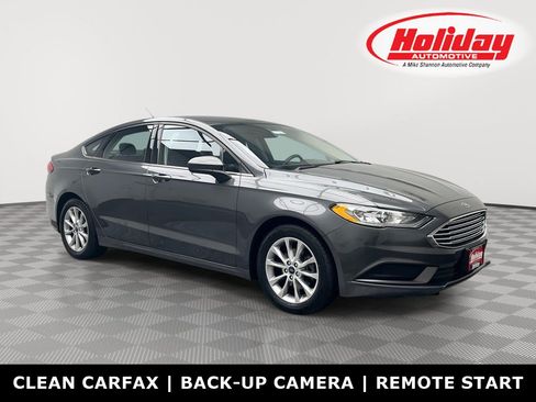 Used 2017 Ford Fusion SE w/ Fusion SE Technology Package FWD image 1