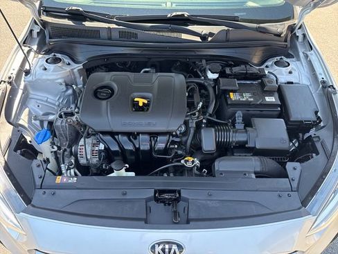 Used 2020 Kia Forte LXS FWD image 22