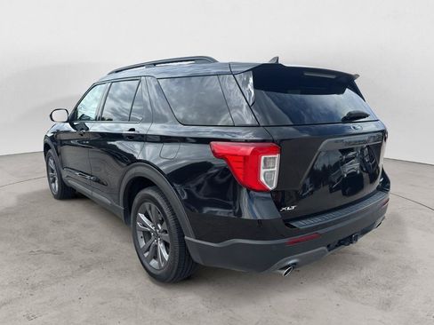 Used 2022 Ford Explorer XLT w/ Equipment Group 202A AWD/4WD image 7
