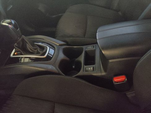 Used 2019 Nissan Rogue SV FWD image 26