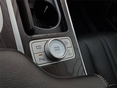 Used 2024 Genesis GV80 2.5T AWD/4WD image 13