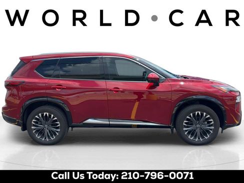 Used 2024 Nissan Rogue Platinum w/ Platinum Premium Package FWD image 2