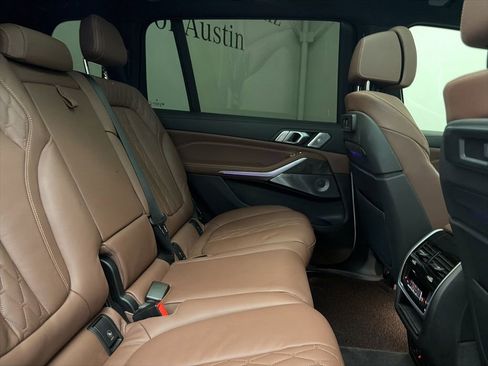 Used 2021 BMW X7 M50i image 31