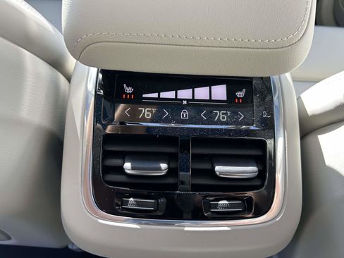 New 2026 Volvo XC60 B5 Ultra w/ Protection Package Premier image 17