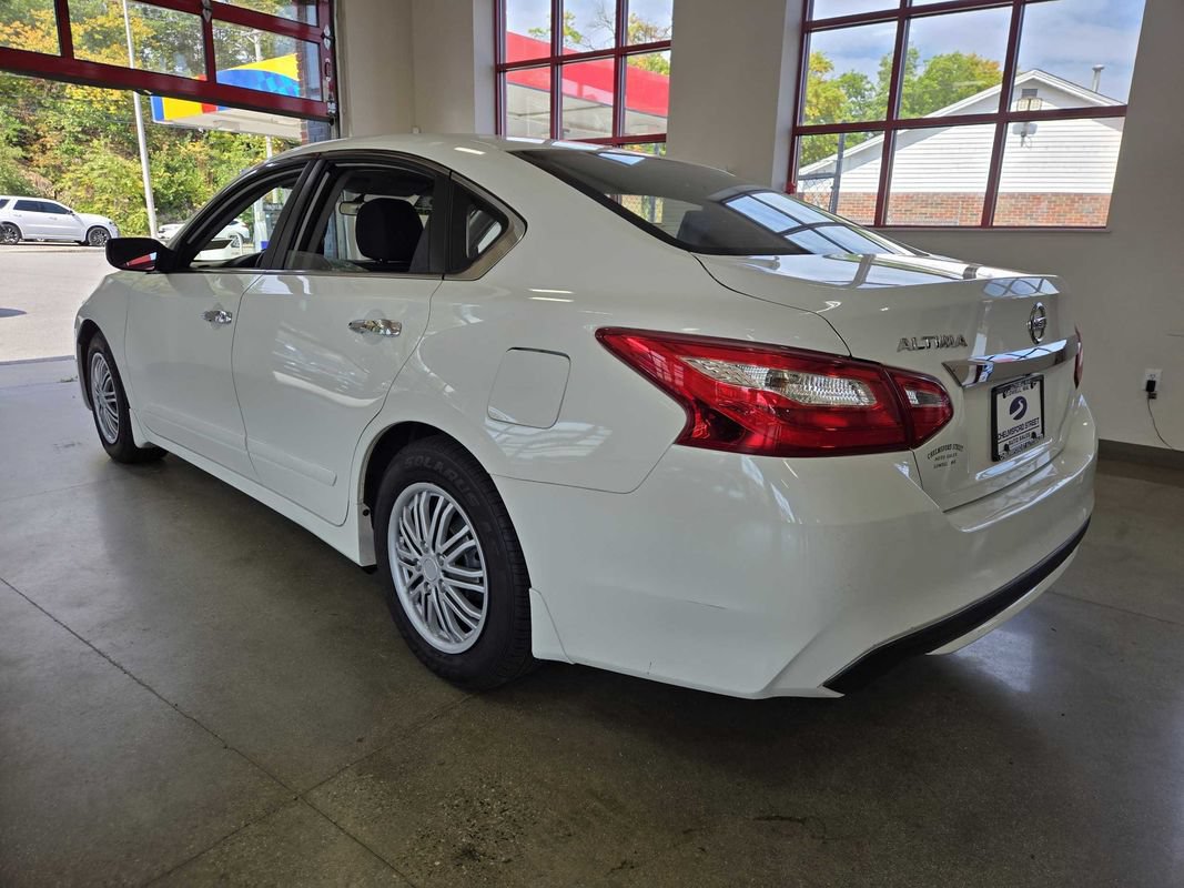 Used 2016 Nissan Altima 2.5 S w/ Power Driver Seat Package FWD image 5