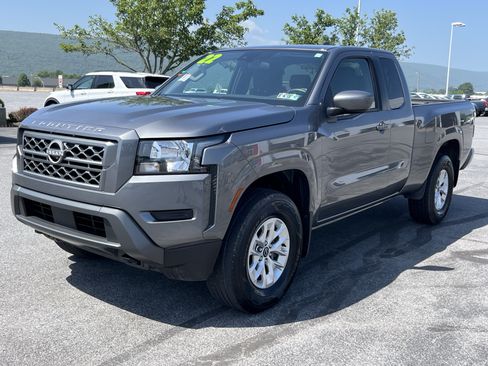 Used 2024 Nissan Frontier SV AWD/4WD image 10