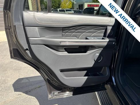 Used 2024 Ford Expedition Platinum AWD/4WD image 16