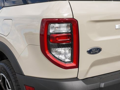 New 2025 Ford Bronco Sport Outer Banks w/ Outer Banks Tech Package+ image 18