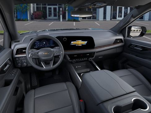 New 2026 Chevrolet Suburban LT image 17