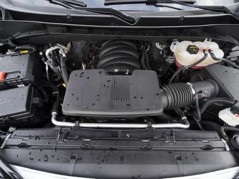 Used 2024 GMC Yukon SLT w/ SLT Premium Package image 10