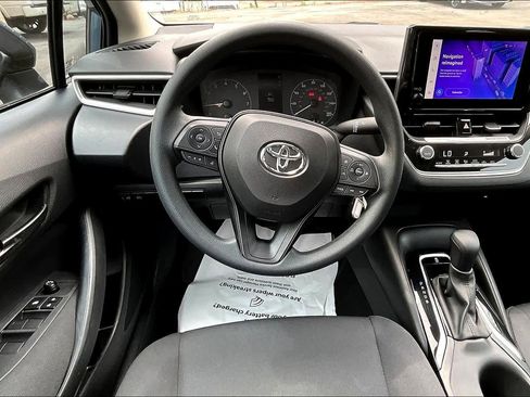 Used 2024 Toyota Corolla LE image 6