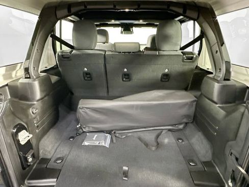 Used 2025 Jeep Wrangler Unlimited Sahara w/ Safety Group image 27