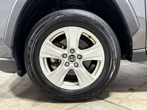 Used 2020 Toyota RAV4 XLE AWD/4WD image 26