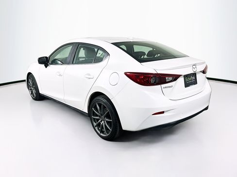 Used 2018 MAZDA MAZDA3 Touring FWD image 5