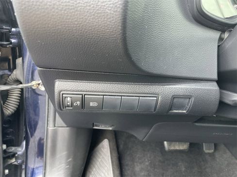Used 2021 Toyota Corolla LE image 18
