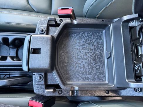 Used 2024 Jeep Gladiator Mojave image 25