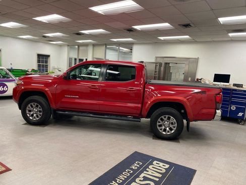 Used 2019 Toyota Tacoma SR5 image 13