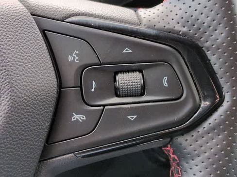 Used 2025 Chevrolet Trax RS w/ Driver Confidence Package FWD image 24