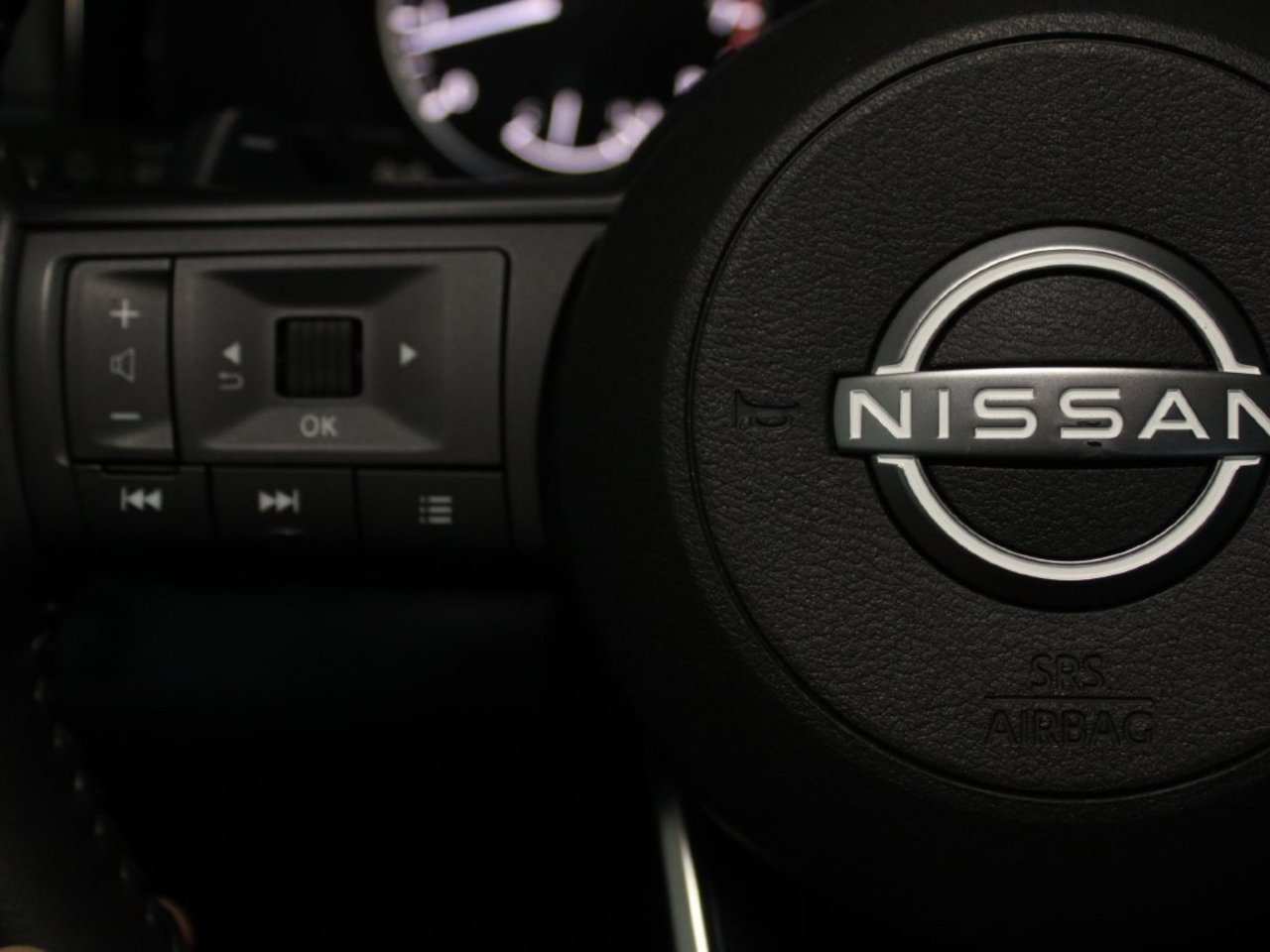 Used 2024 Nissan Pathfinder SV FWD image 25