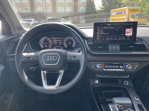 Certified 2023 Audi Q5 2.0T Premium Plus w/ Premium Plus Package AWD/4WD image 2