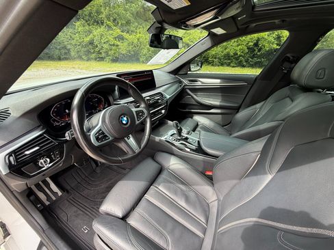 Used 2022 BMW 530i w/ M Sport Package RWD image 17