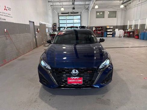 Certified 2023 Nissan Altima 2.5 SR w/ SR Premium Package FWD image 8