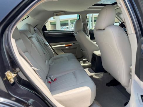 Used 2006 Chrysler 300 C RWD image 12
