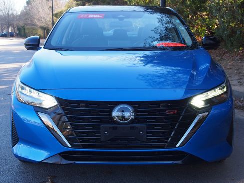 Used 2024 Nissan Sentra SR w/ SR Premium Package image 2