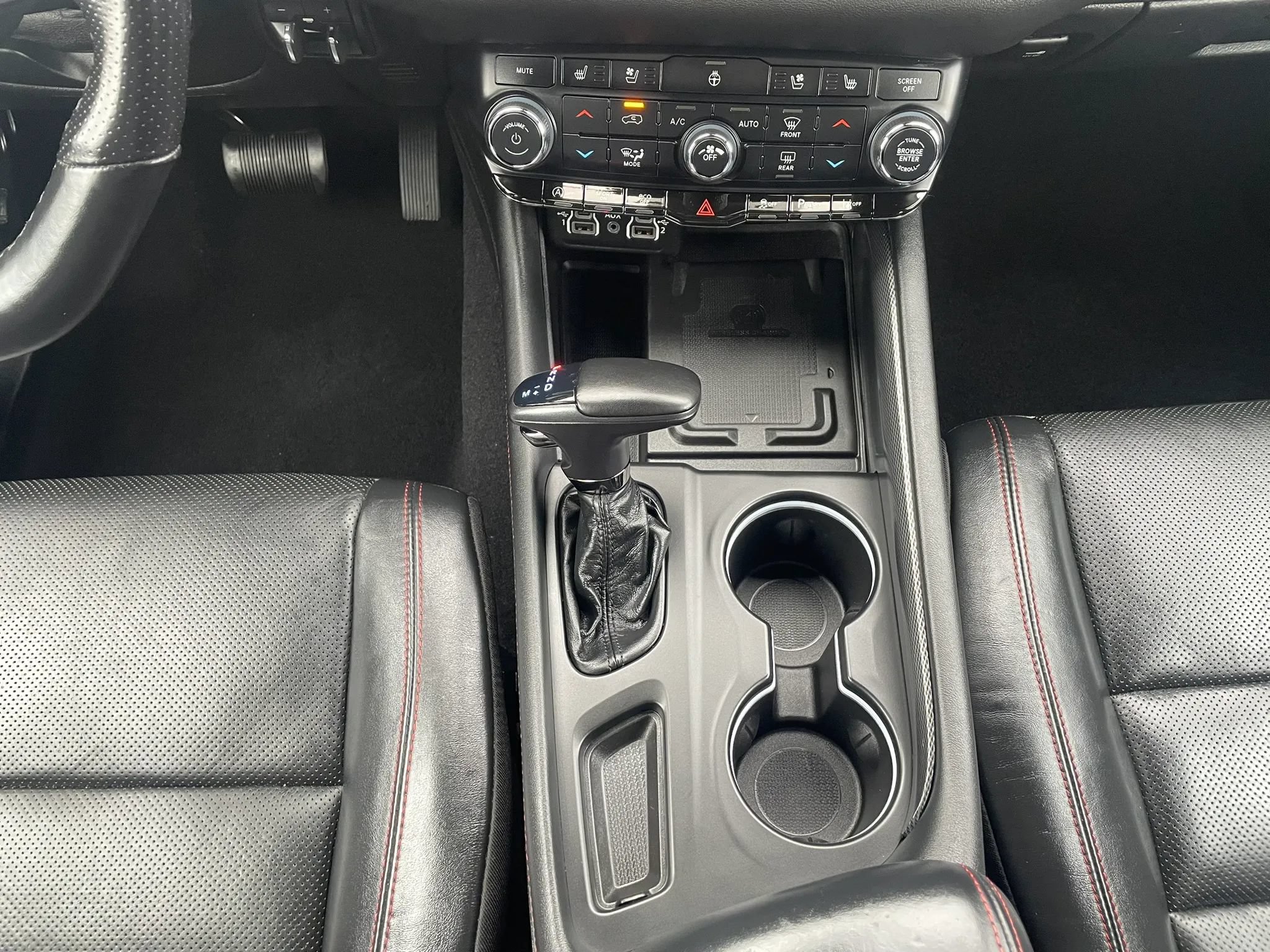 Used 2023 Dodge Durango GT AWD/4WD image 13