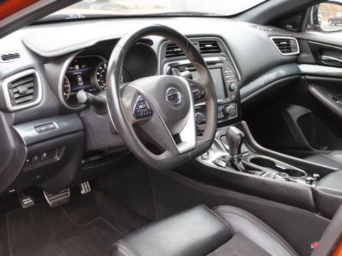 Used 2019 Nissan Maxima SR w/ Premium Package FWD image 24