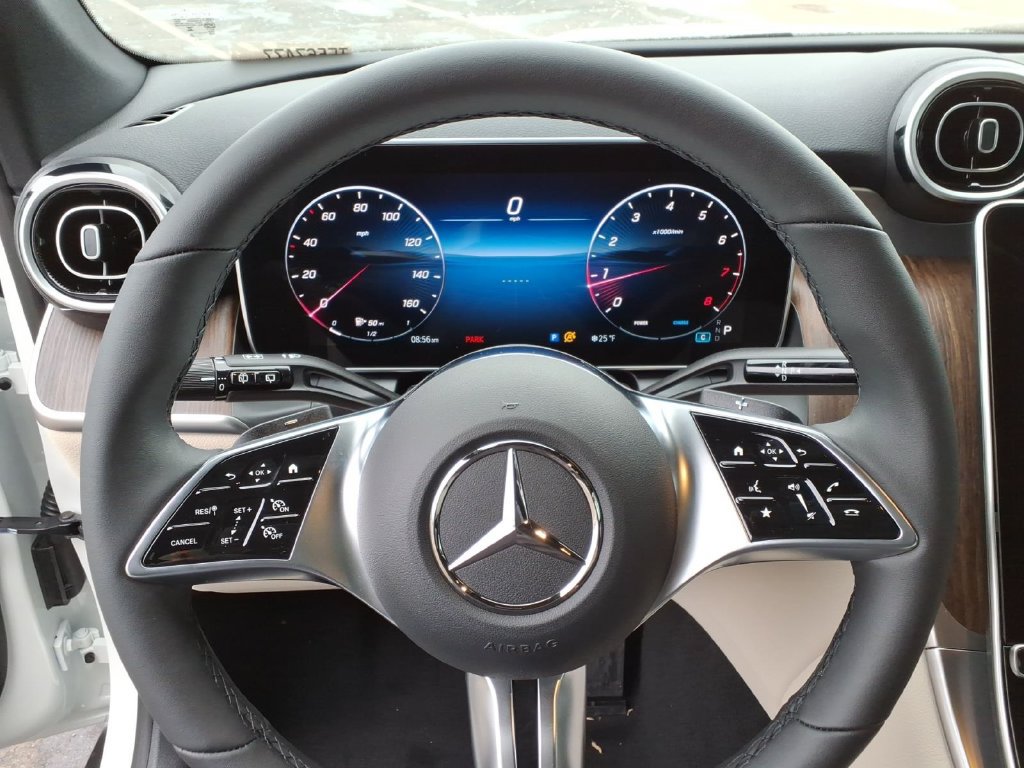 Used 2026 Mercedes-Benz GLC 300 4MATIC image 19