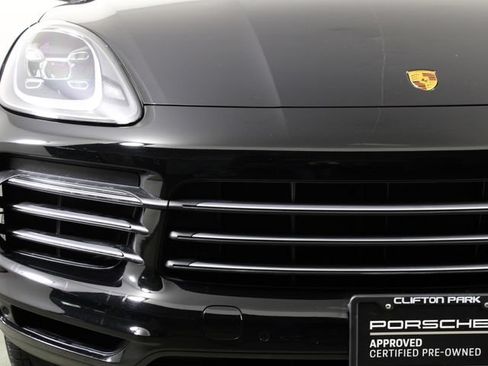 Certified 2023 Porsche Cayenne AWD/4WD image 11
