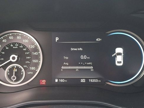 Used 2023 Genesis G70 2.0T image 21