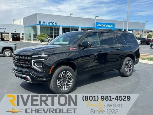 Certified 2025 Chevrolet Suburban Z71 AWD/4WD image 1