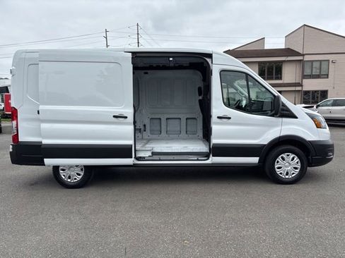 Used 2023 Ford E-Transit Medium Roof RWD image 32