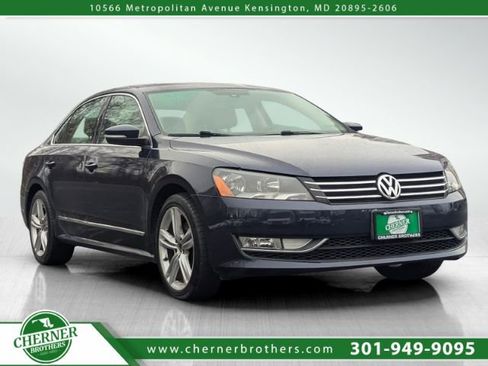 Used 2015 Volkswagen Passat 1.8T SE image 1